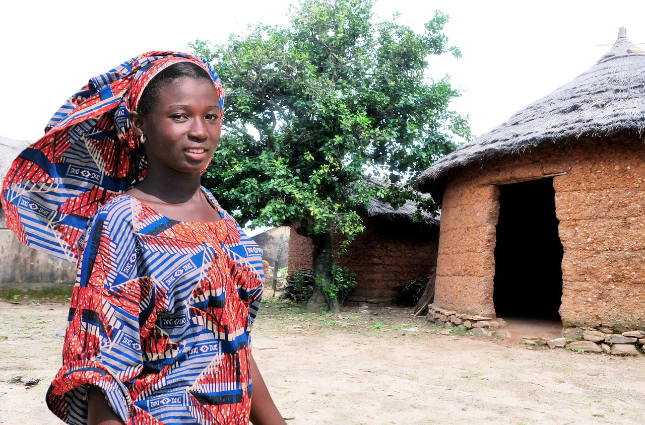 woman, africa, town-1564277.jpg